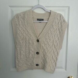 NEW Cream knit sleeveless cardigan vest 🤍